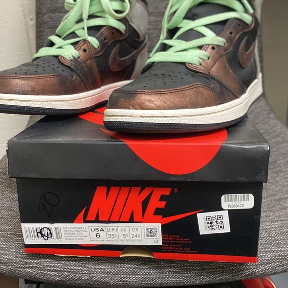 Air Jordan ones retro high OG‘s size 6 - Picture 2 of 10